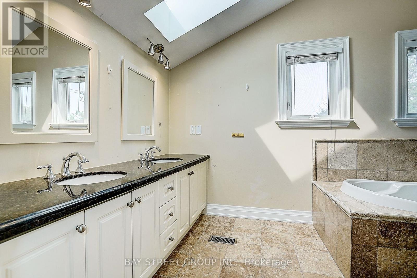 103 Lake Avenue, Richmond Hill, Ontario  L4E 3G5 - Photo 26 - N13681330