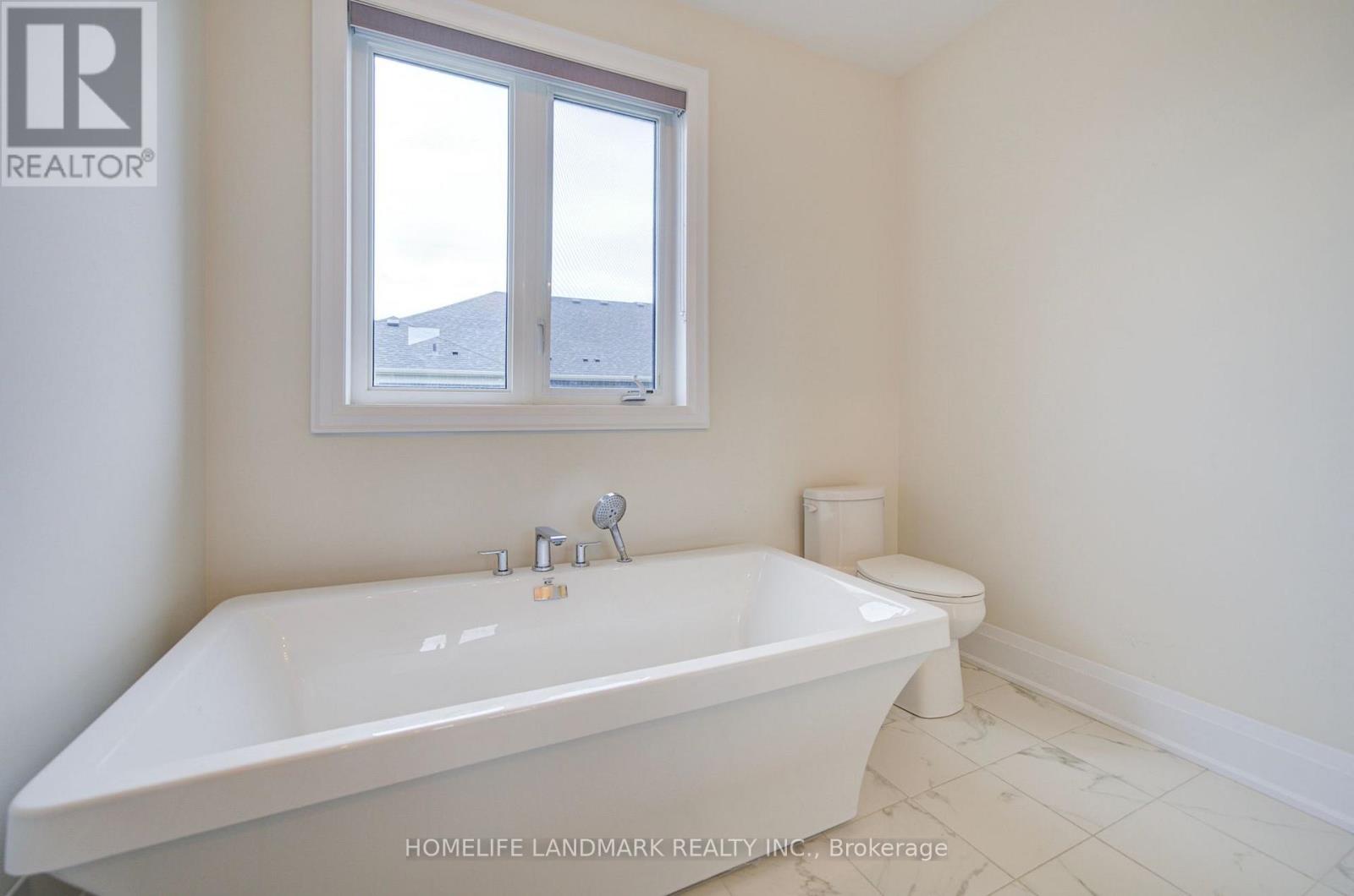 6 Mace Avenue, Richmond Hill, Ontario  L4E 1K8 - Photo 39 - N13797718