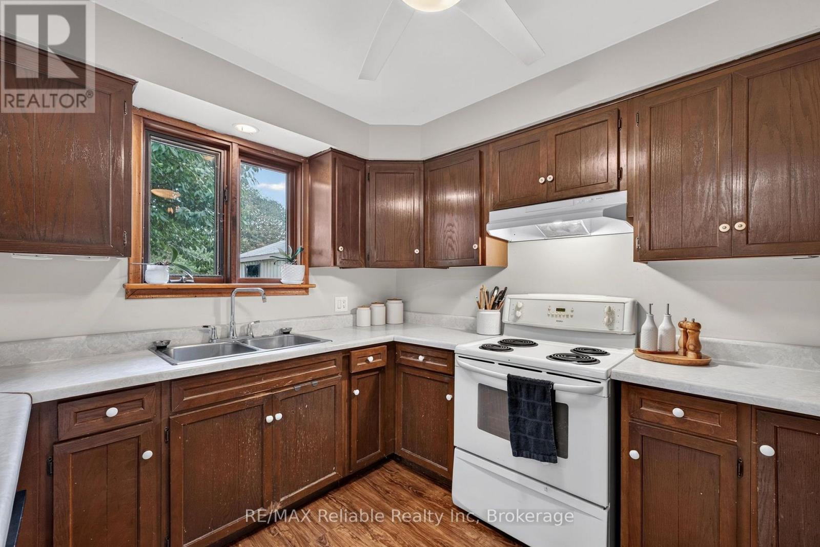 58 Wellington Street S, Ashfield-Colborne-Wawanosh, Ontario  N7A 3X9 - Photo 18 - X13803072