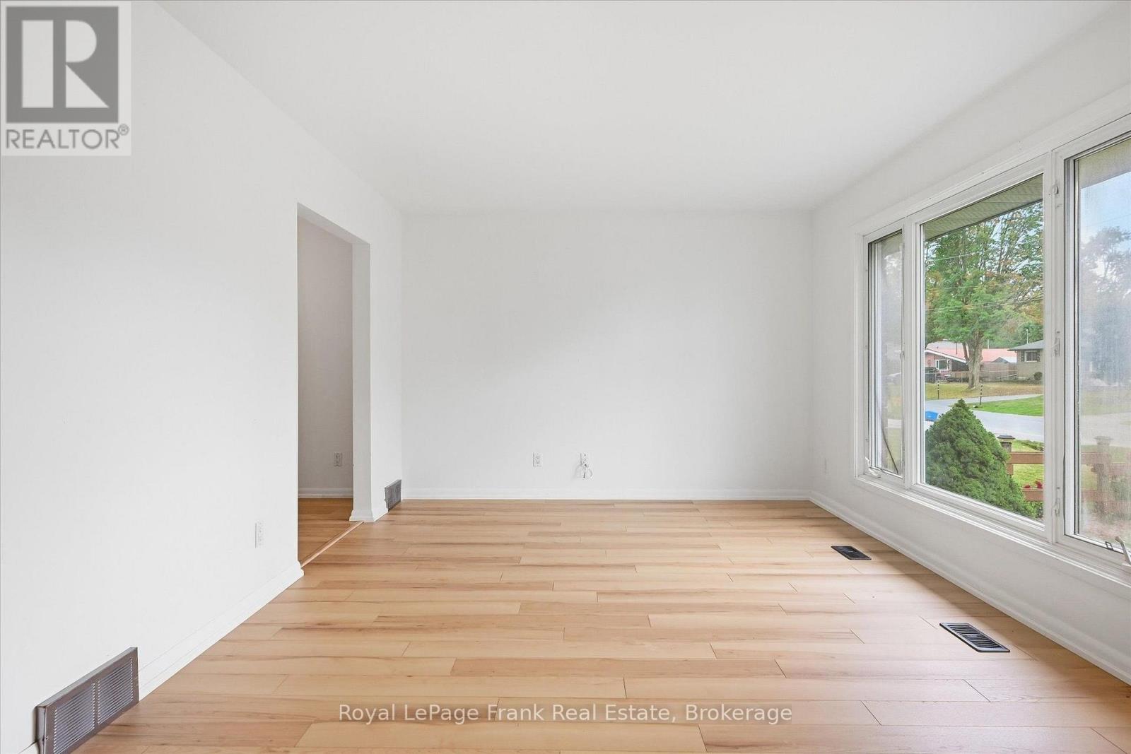 19 Daleview Avenue, Peterborough, Ontario  K9J 1L6 - Photo 4 - X13802998