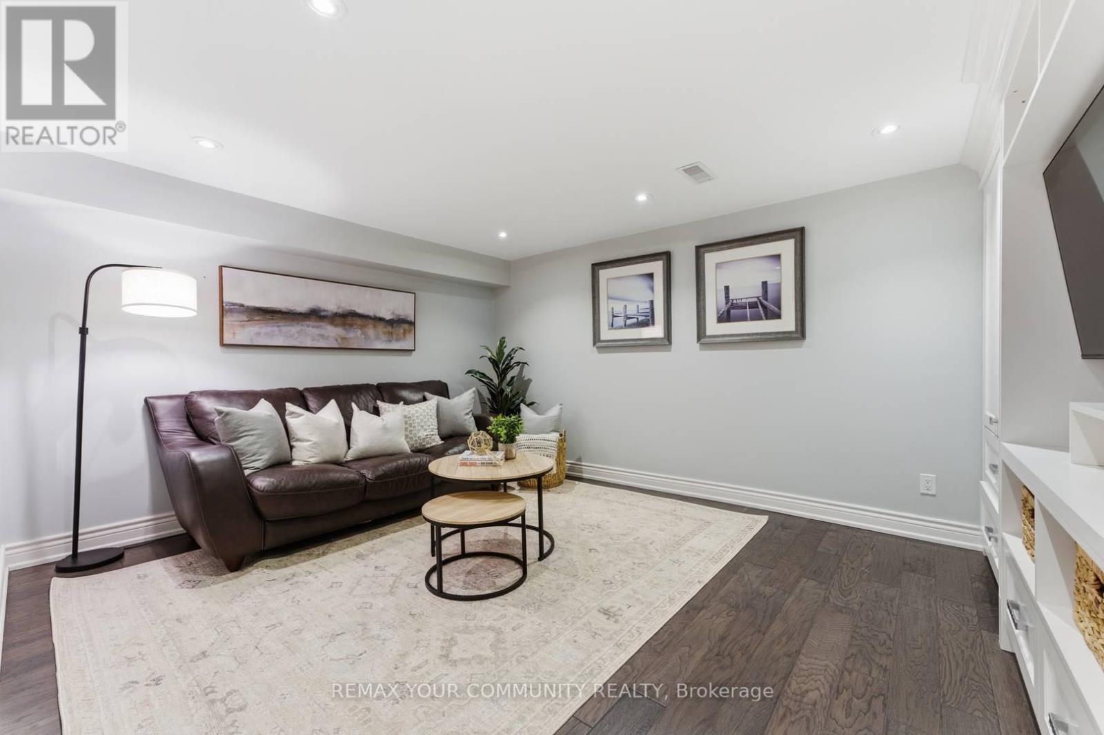 12 Hazel Avenue, Toronto, Ontario  M4E 1C5 - Photo 18 - E13802894