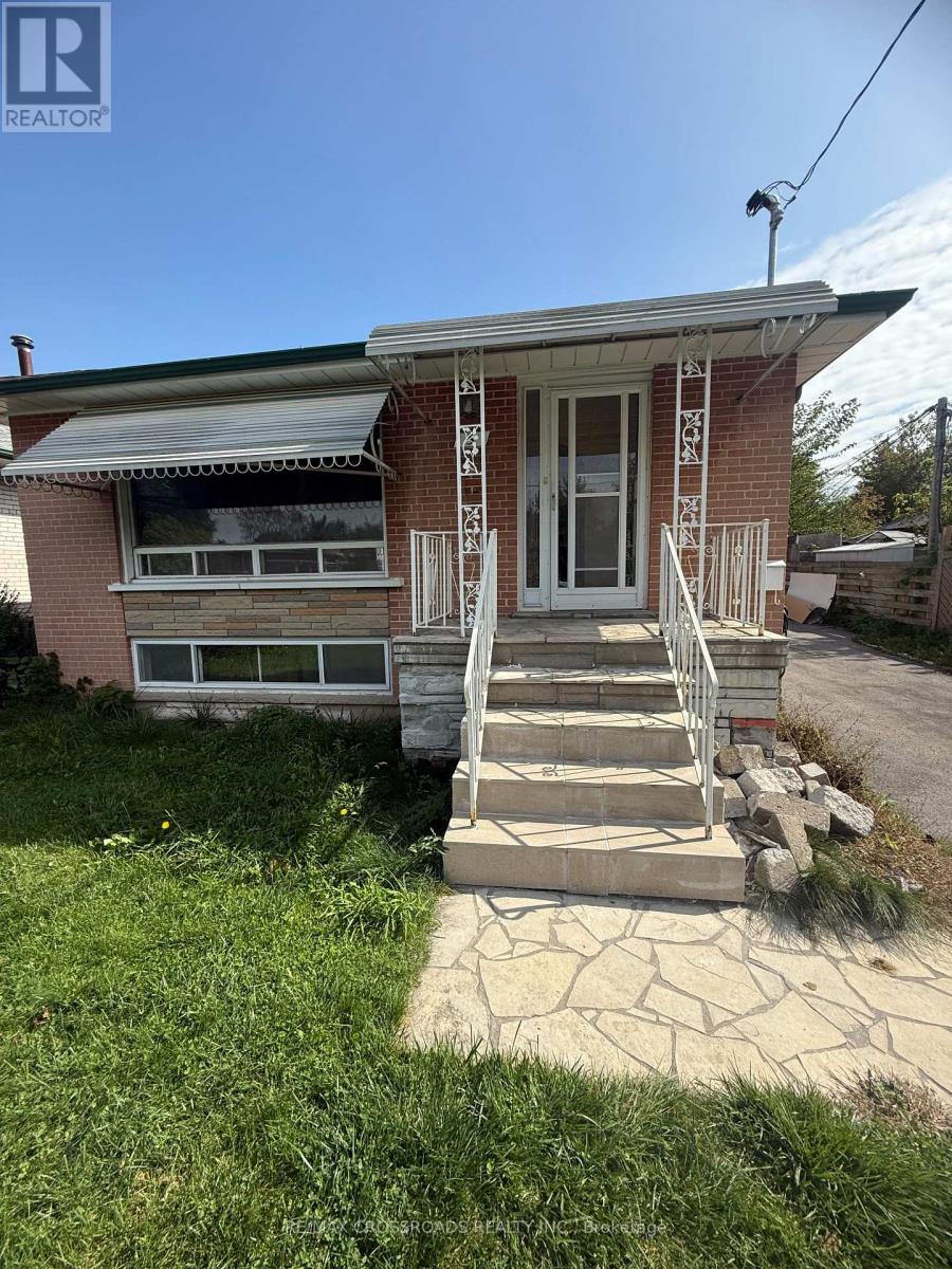 3 BAYBROOK CRESCENT, Toronto, Ontario