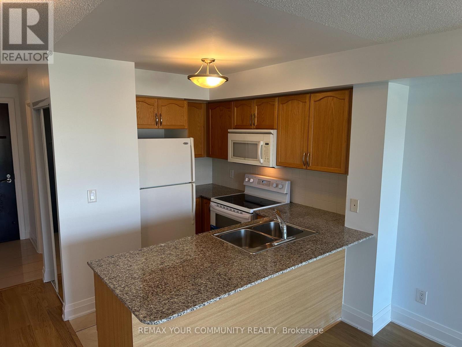 406 - 30 North Park Road, Vaughan, Ontario  L4J 0G8 - Photo 2 - N13802800