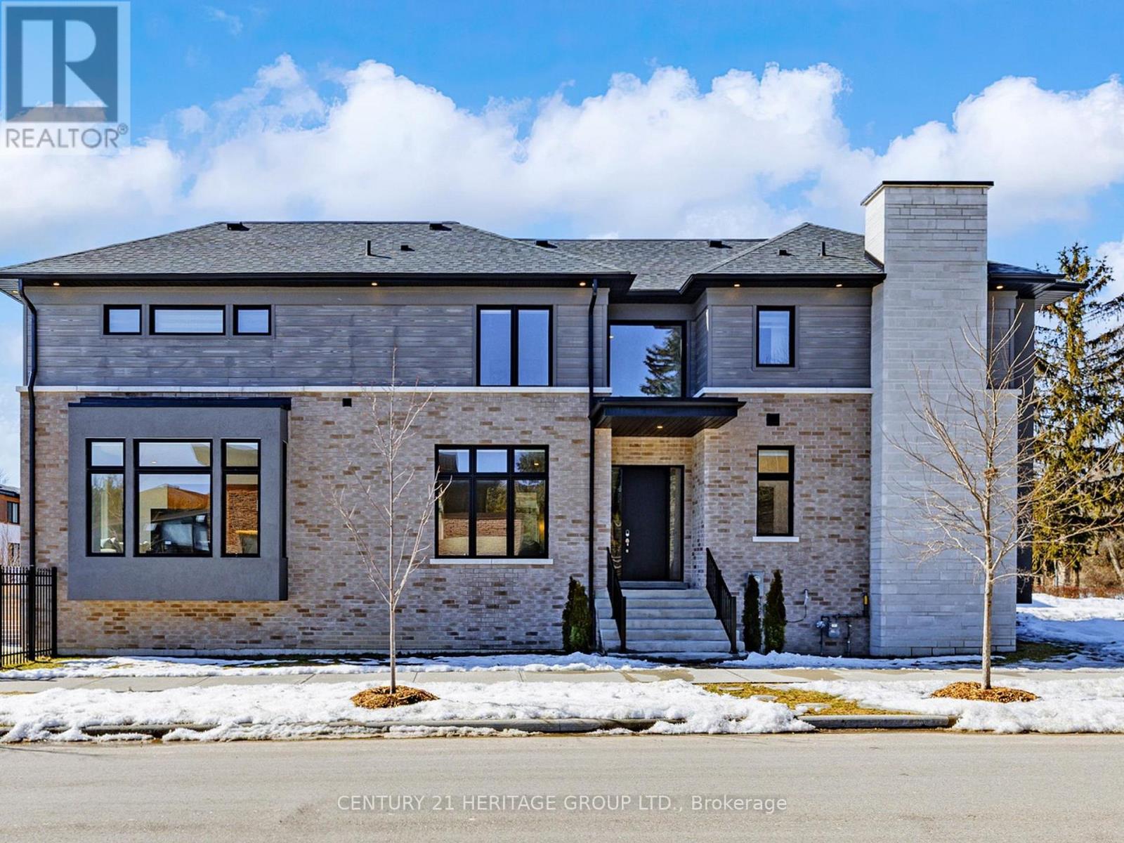 251 OXFORD STREET, Richmond Hill, Ontario
