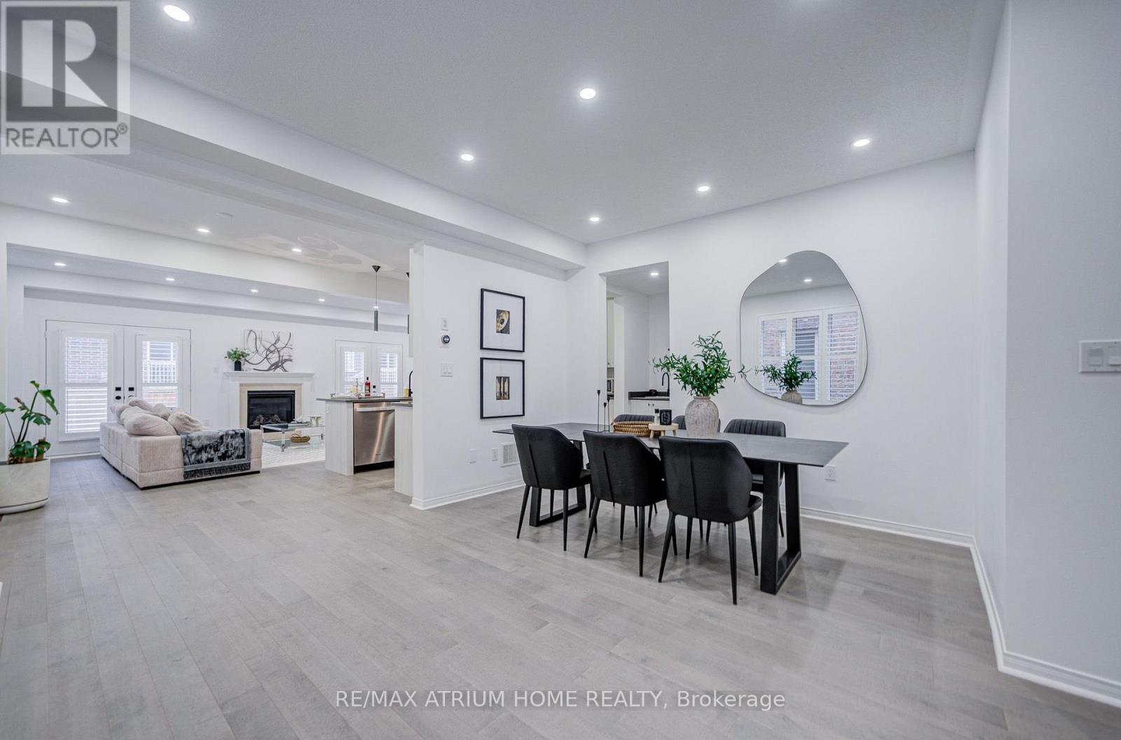 129 Hartney Drive, Richmond Hill, Ontario  L4S 0L1 - Photo 9 - N13802888