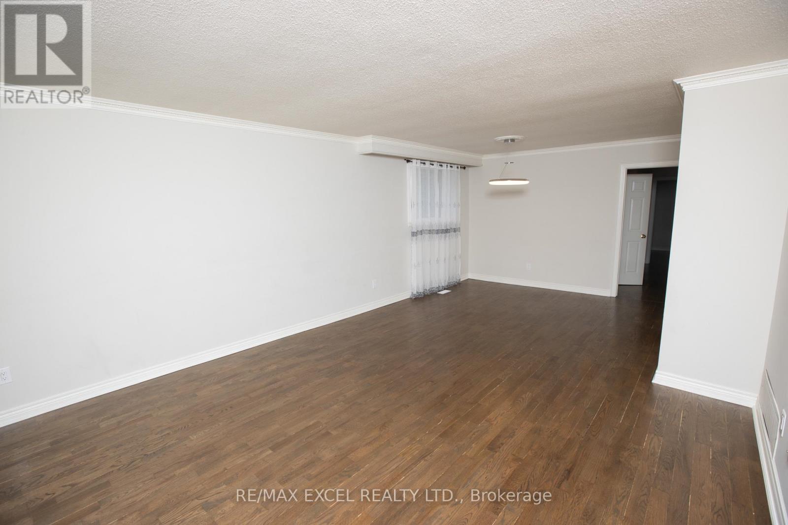 Main Floor - 387 Crosby Avenue, Richmond Hill, Ontario  L4C 2R8 - Photo 3 - N13802930
