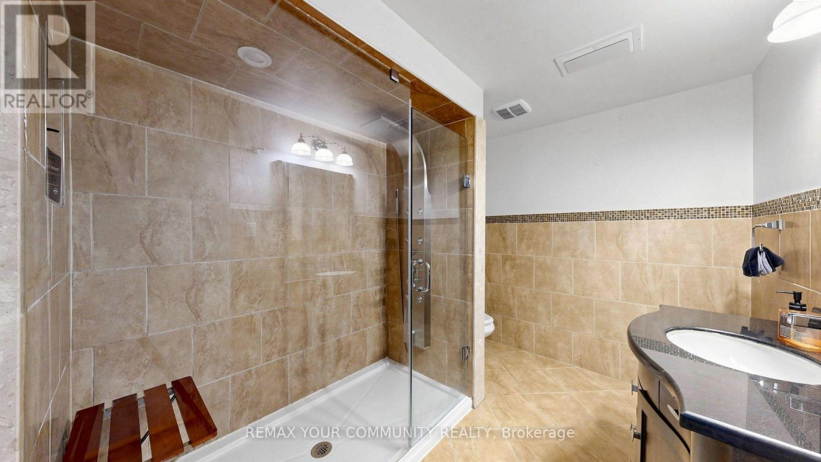 25 Guinevere Court, Richmond Hill, Ontario  L4C 0P7 - Photo 41 - N13803066