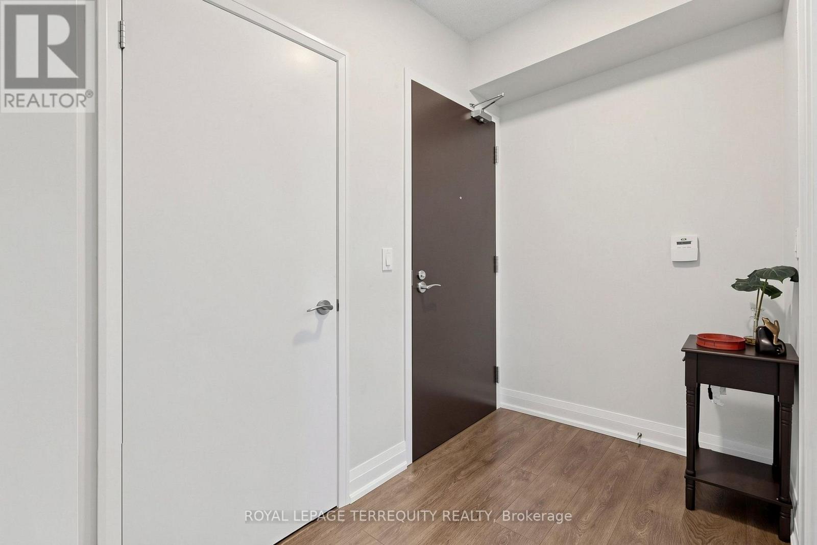 2010 - 9 Valhalla Inn Road, Toronto, Ontario  M9B 0B2 - Photo 36 - W13802802