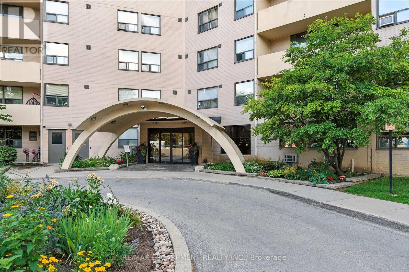 909 - 700 Dynes Road, Burlington, Ontario  L7M 3N2 - Photo 2 - W13802878