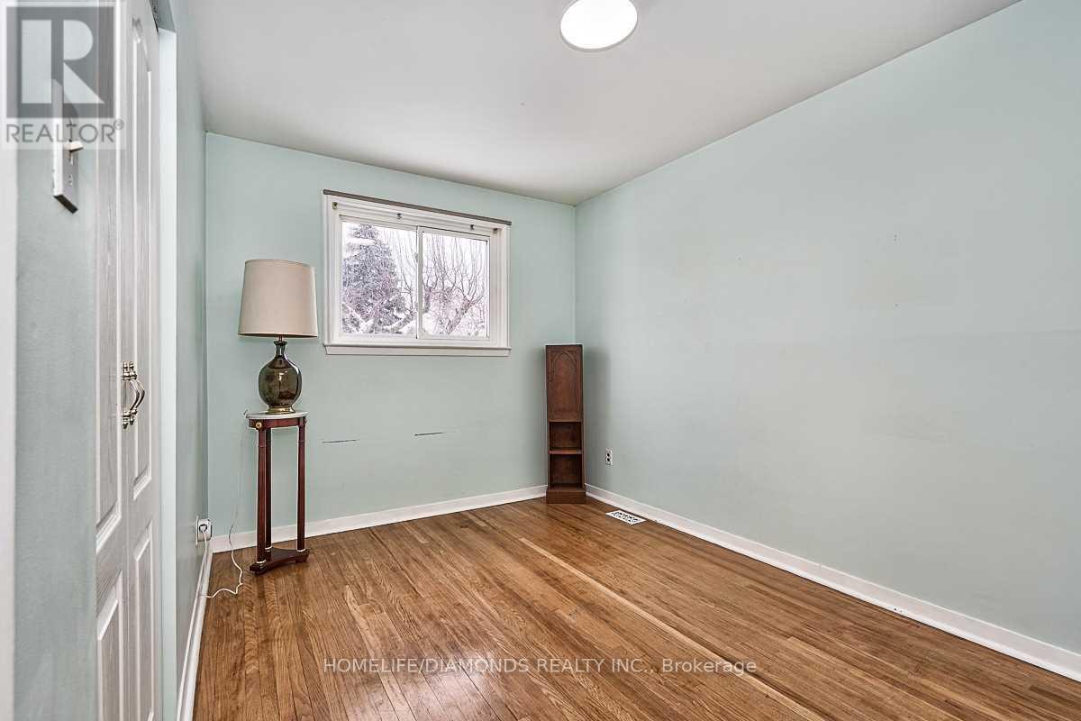 35 Edenborough Drive, Brampton, Ontario  L6T 2A2 - Photo 13 - W13802948