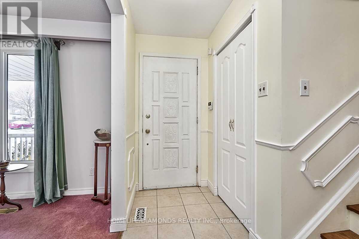 35 Edenborough Drive, Brampton, Ontario  L6T 2A2 - Photo 3 - W13802948