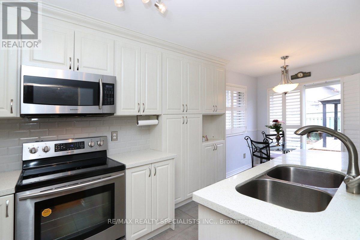 5817 Questman Hollow, Mississauga, Ontario  L5M 6N8 - Photo 14 - W13802996