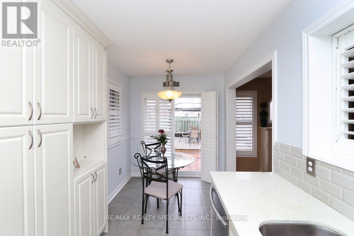5817 Questman Hollow, Mississauga, Ontario  L5M 6N8 - Photo 15 - W13802996