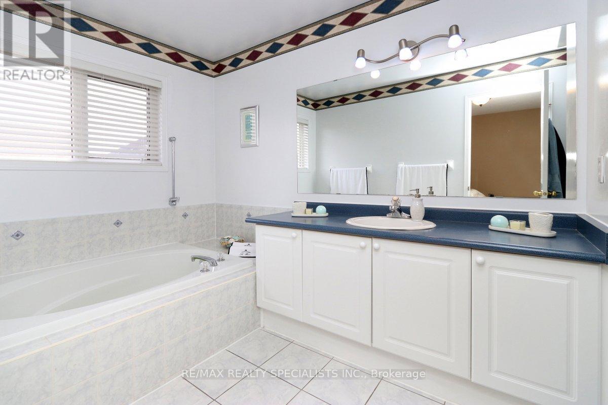 5817 Questman Hollow, Mississauga, Ontario  L5M 6N8 - Photo 20 - W13802996