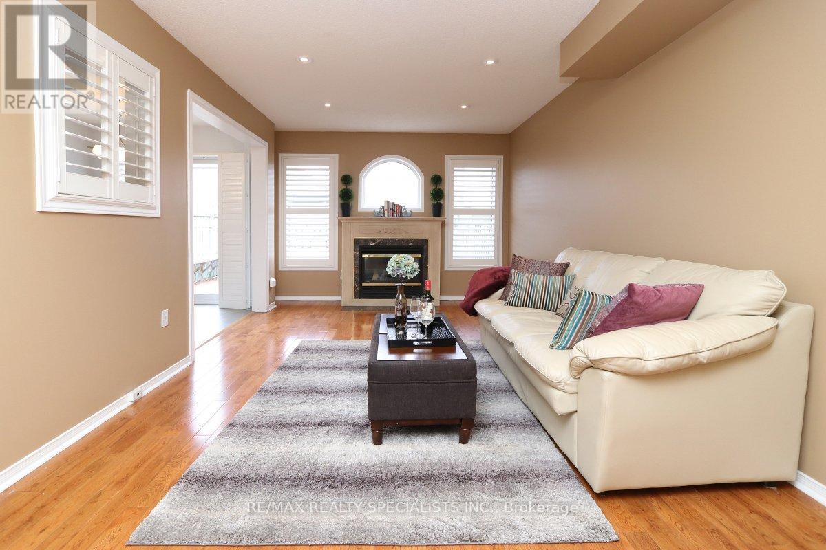 5817 Questman Hollow, Mississauga, Ontario  L5M 6N8 - Photo 9 - W13802996