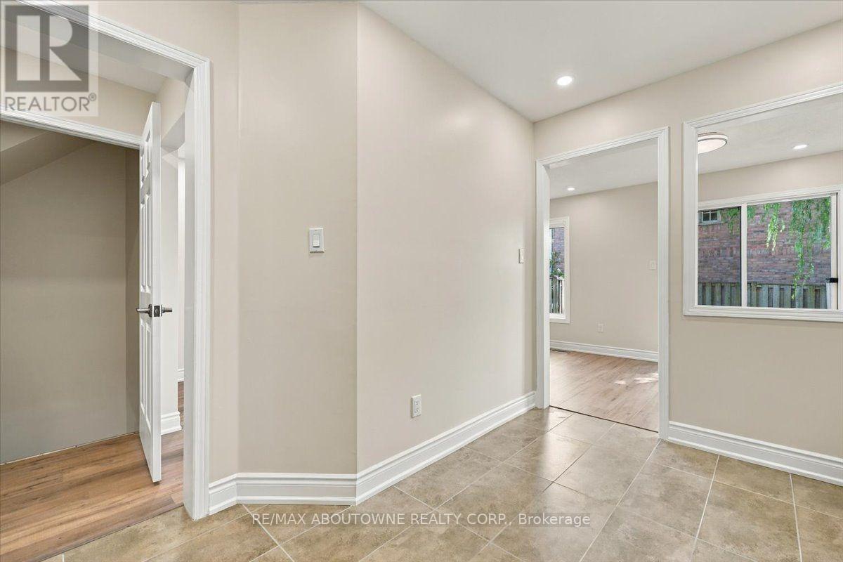 1194 Treetop Terrace, Oakville (Wt West Oak Trails), Ontario  L6M 3N2 - Photo 12 - W13803058