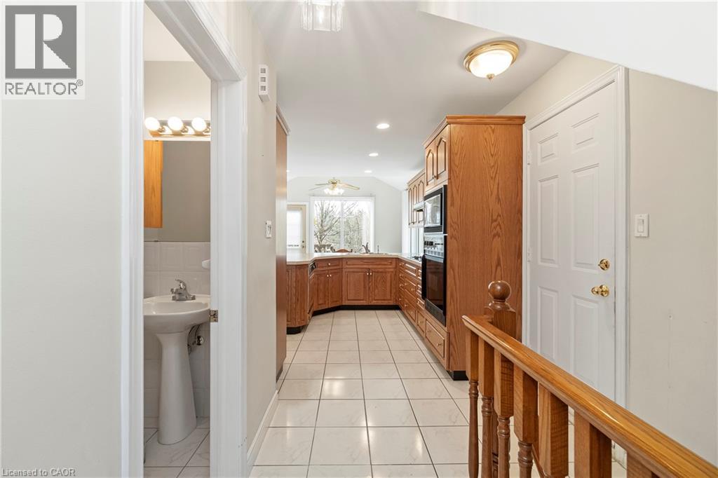 36 Buckingham Drive, Hamilton, Ontario  L9C 2G5 - Photo 6 - 40864646