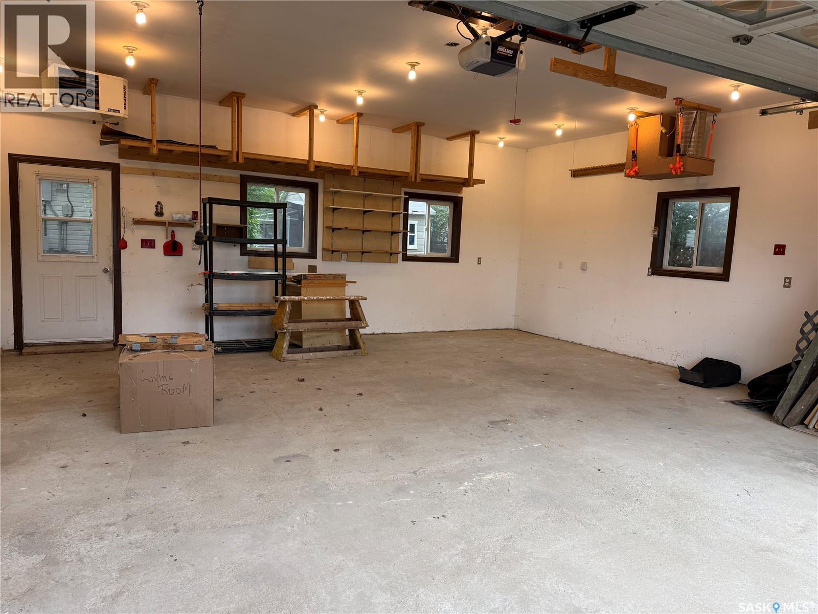 785 Centre Street, Shaunavon, Saskatchewan  S0N 2M0 - Photo 39 - SK047096