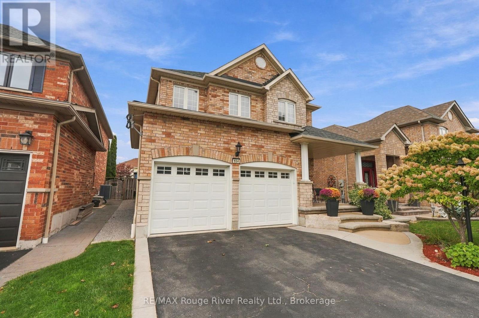 104 Fencerow Drive, Whitby, Ontario  L1R 3N2 - Photo 2 - E13803194