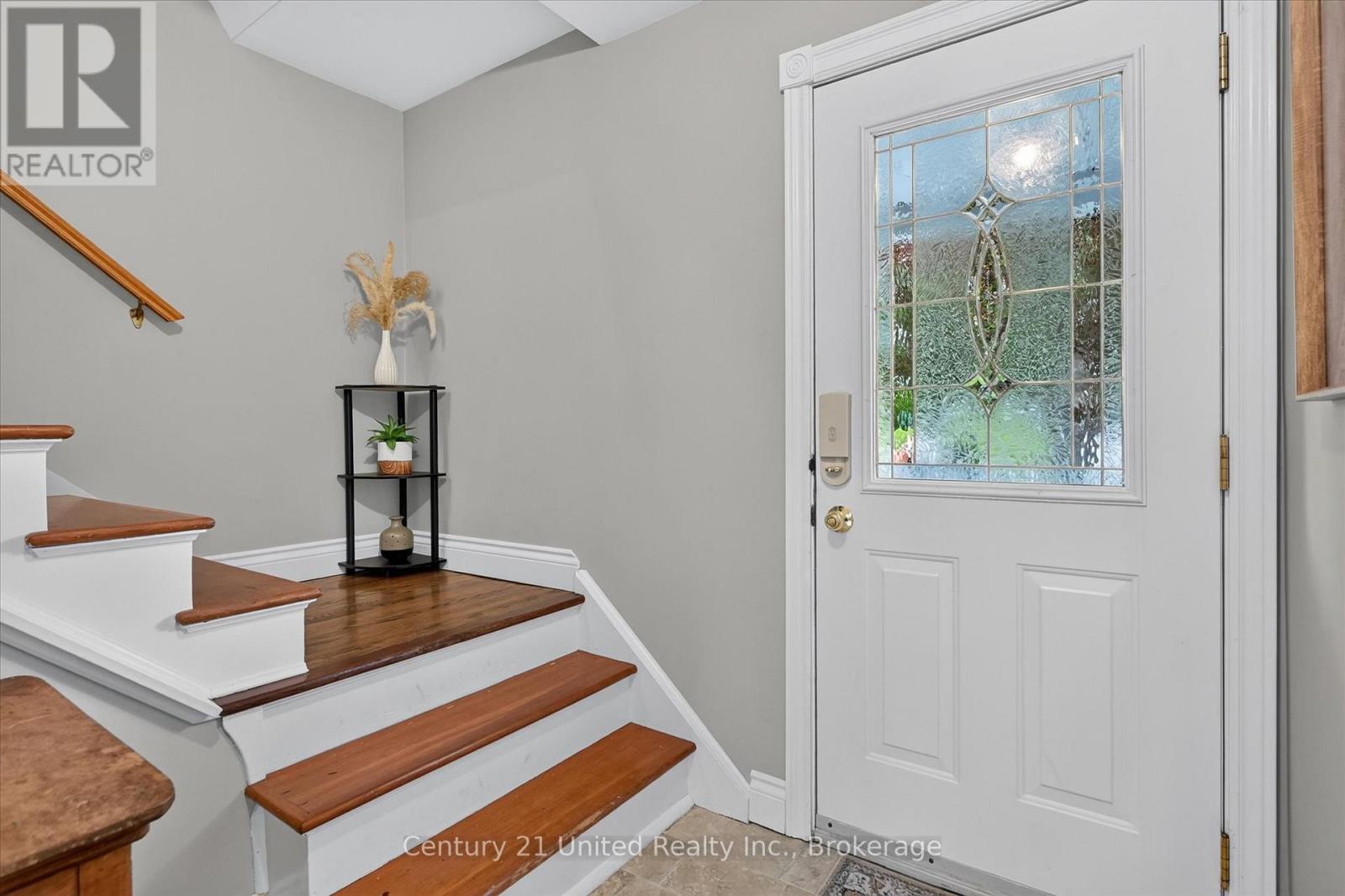 537 Montcalm Drive, Peterborough, Ontario  K9H 6S9 - Photo 4 - X13803200
