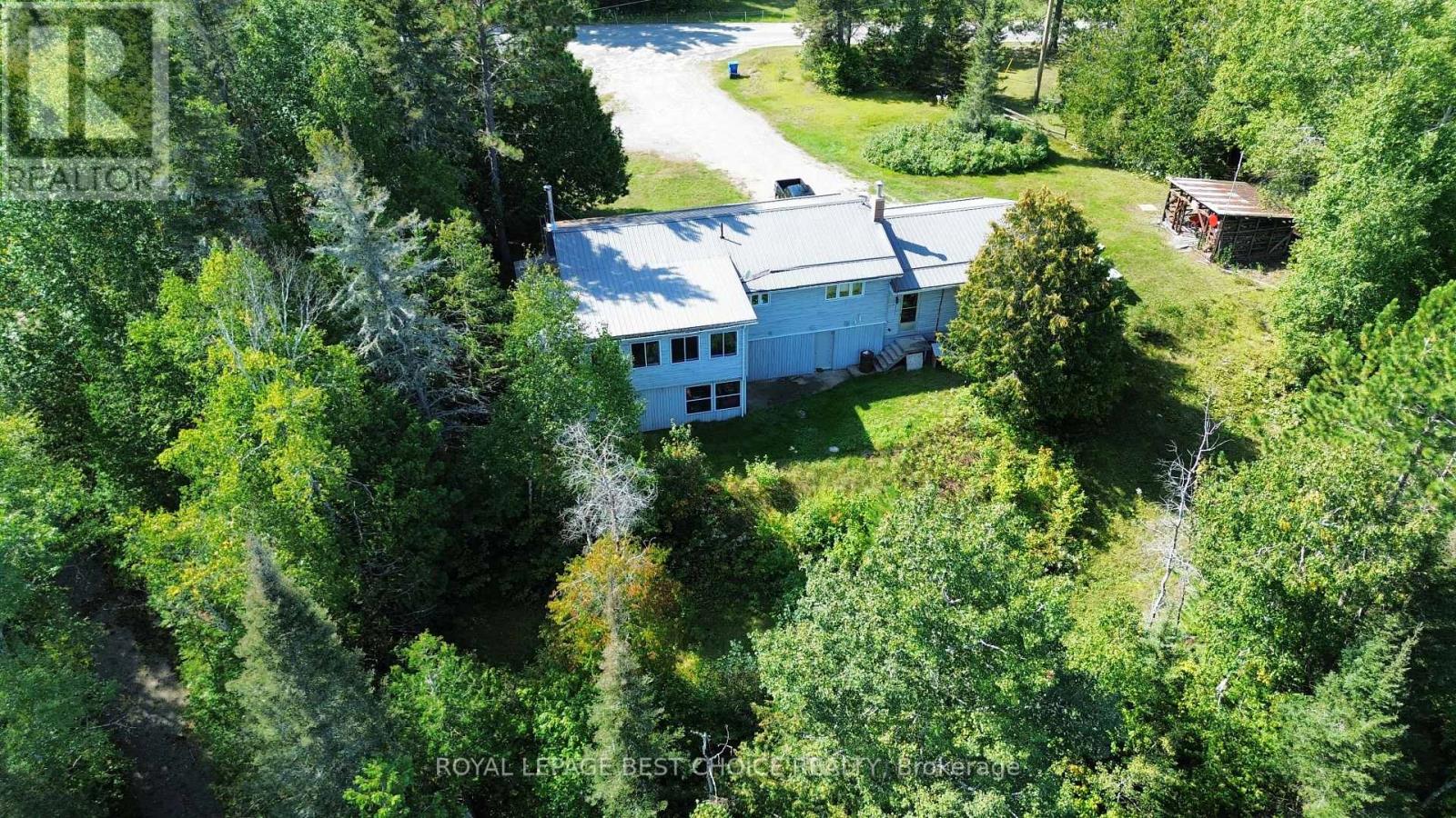 877562 BASS LAKE ROAD photo 33