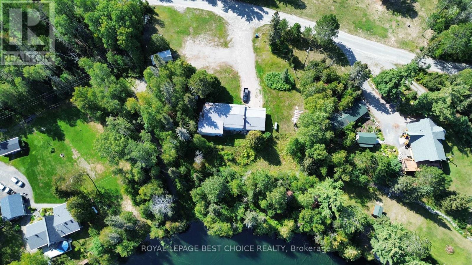 877562 BASS LAKE ROAD photo 34