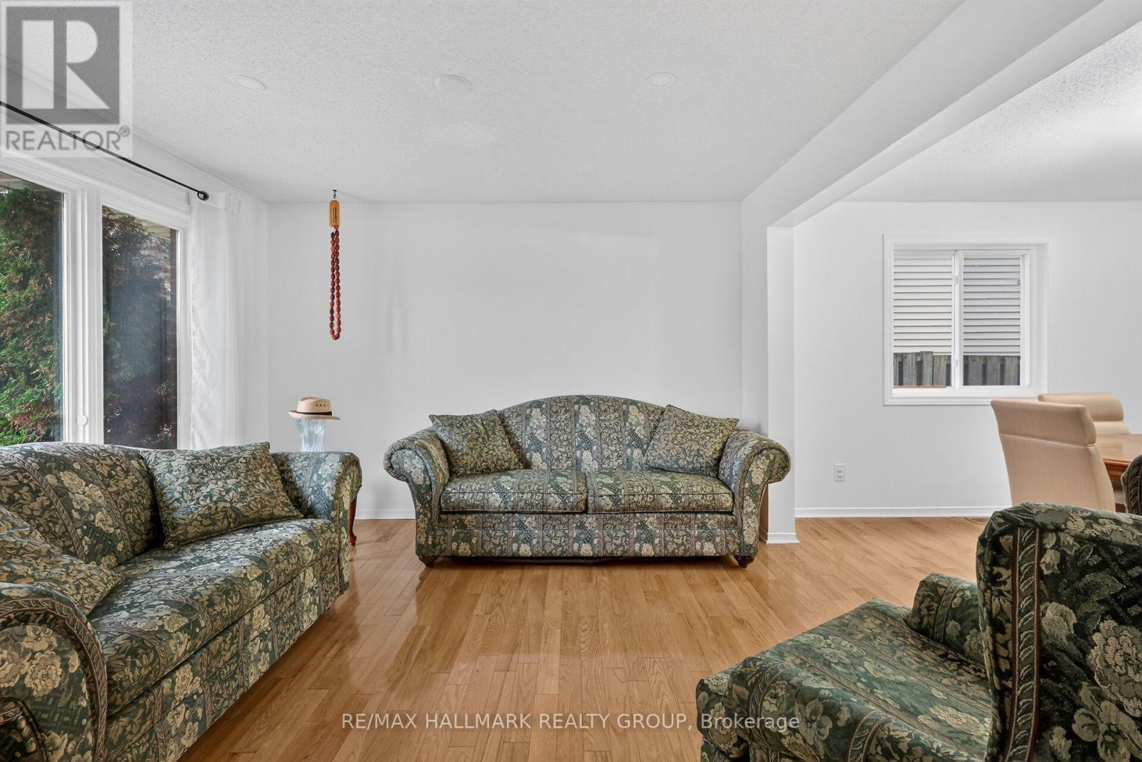 502 Rougemount Crescent, Ottawa, Ontario  K4A 2Z6 - Photo 5 - X13803092