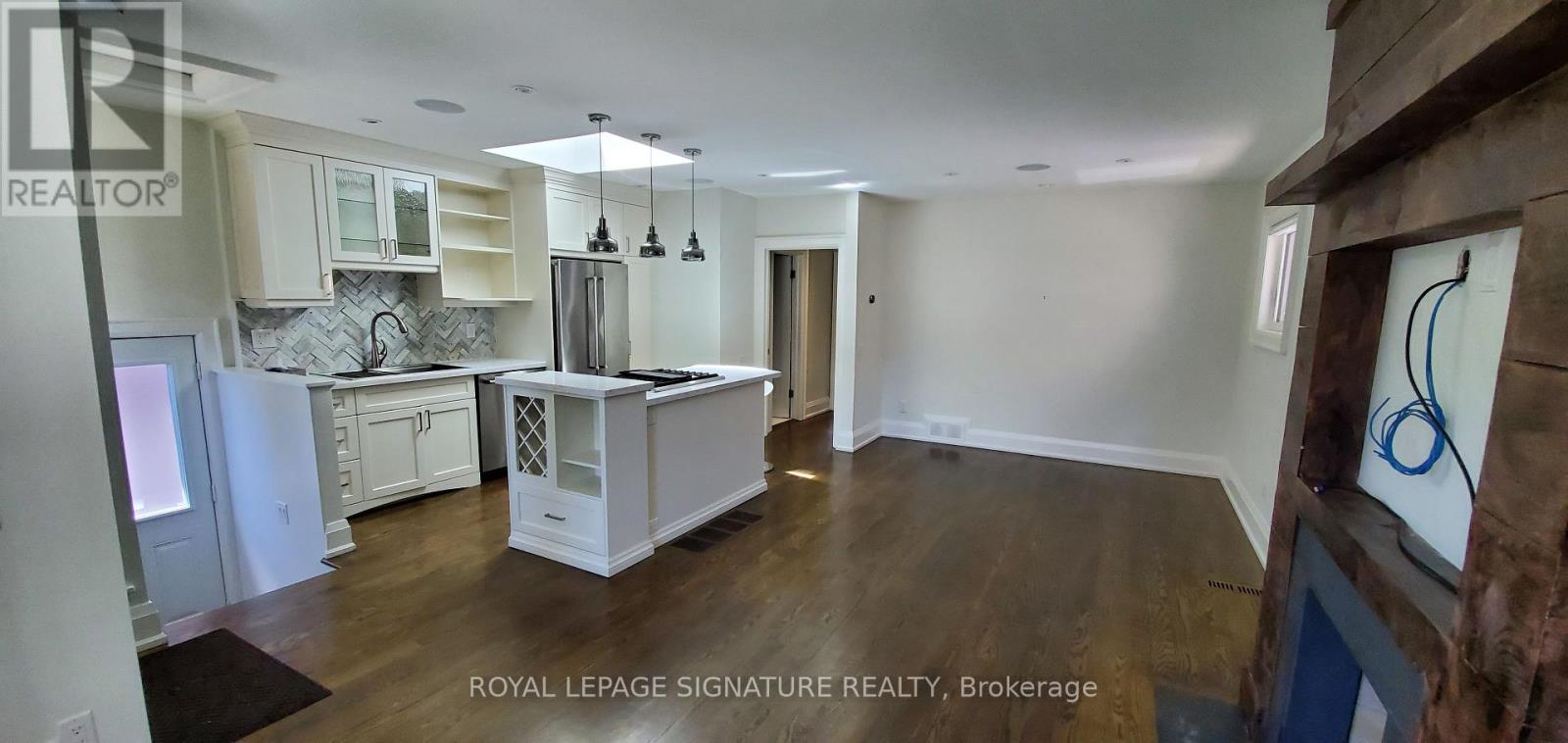 118 Parkhurst Boulevard, Toronto, Ontario  M4G 2E7 - Photo 6 - C13803216