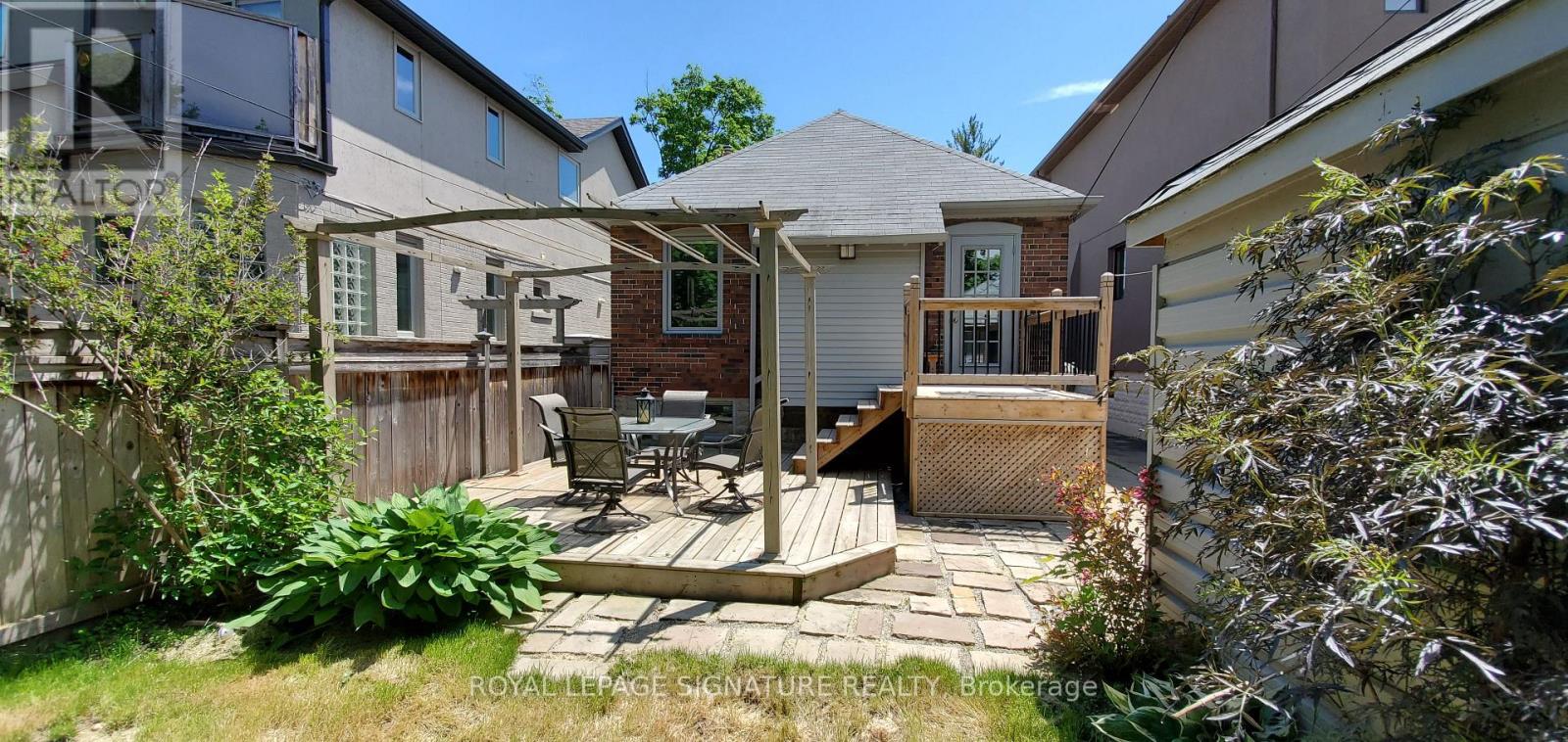 118 Parkhurst Boulevard, Toronto, Ontario  M4G 2E7 - Photo 8 - C13803216