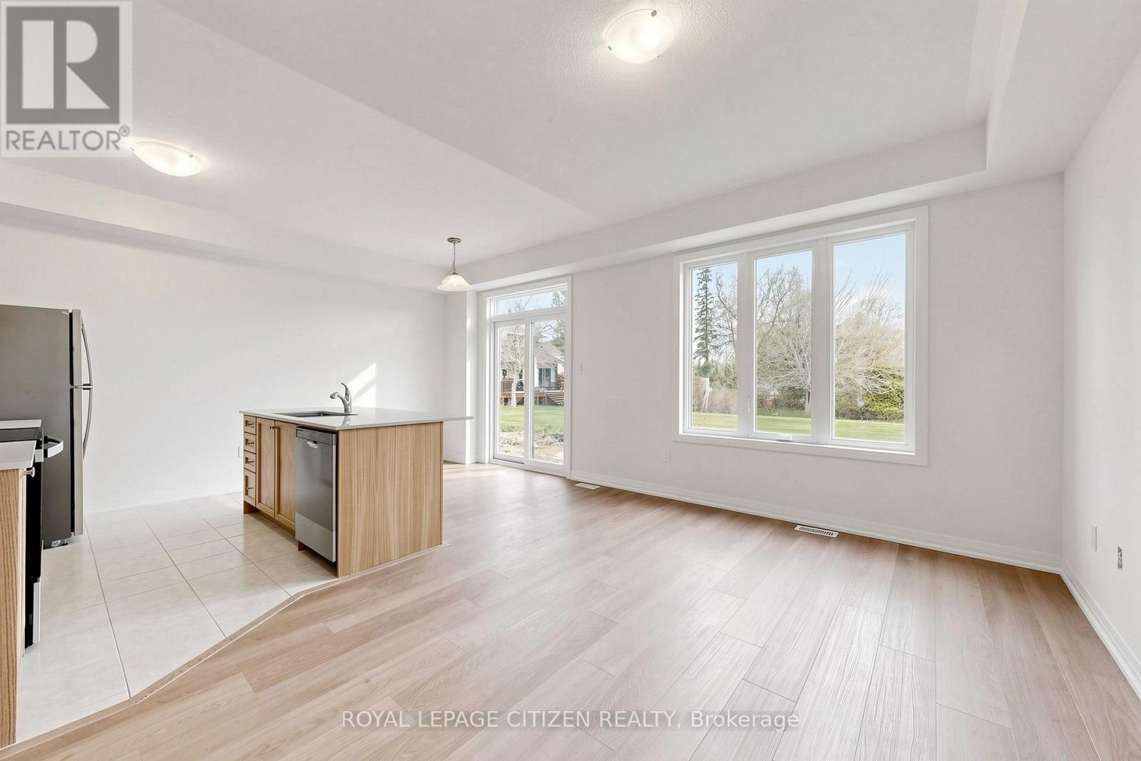 50 Wakely Crescent, Clarington, Ontario  L1E 2K3 - Photo 4 - E13803182