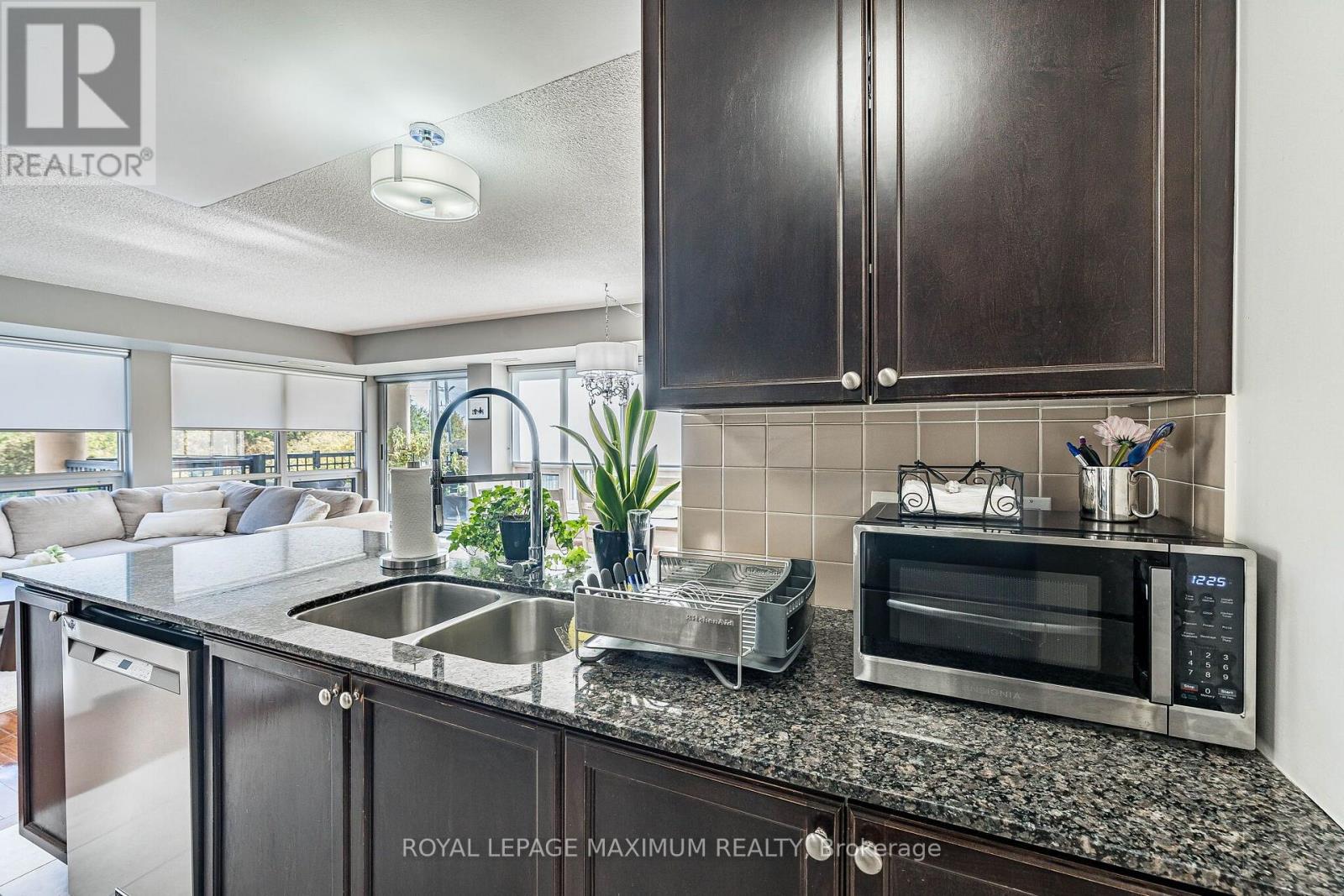 305 - 8026 Kipling Avenue, Vaughan, Ontario  L4L 2A1 - Photo 13 - N13803128