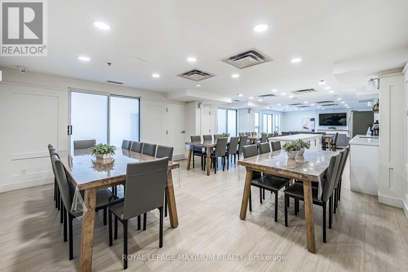 305 - 8026 Kipling Avenue, Vaughan, Ontario  L4L 2A1 - Photo 43 - N13803128