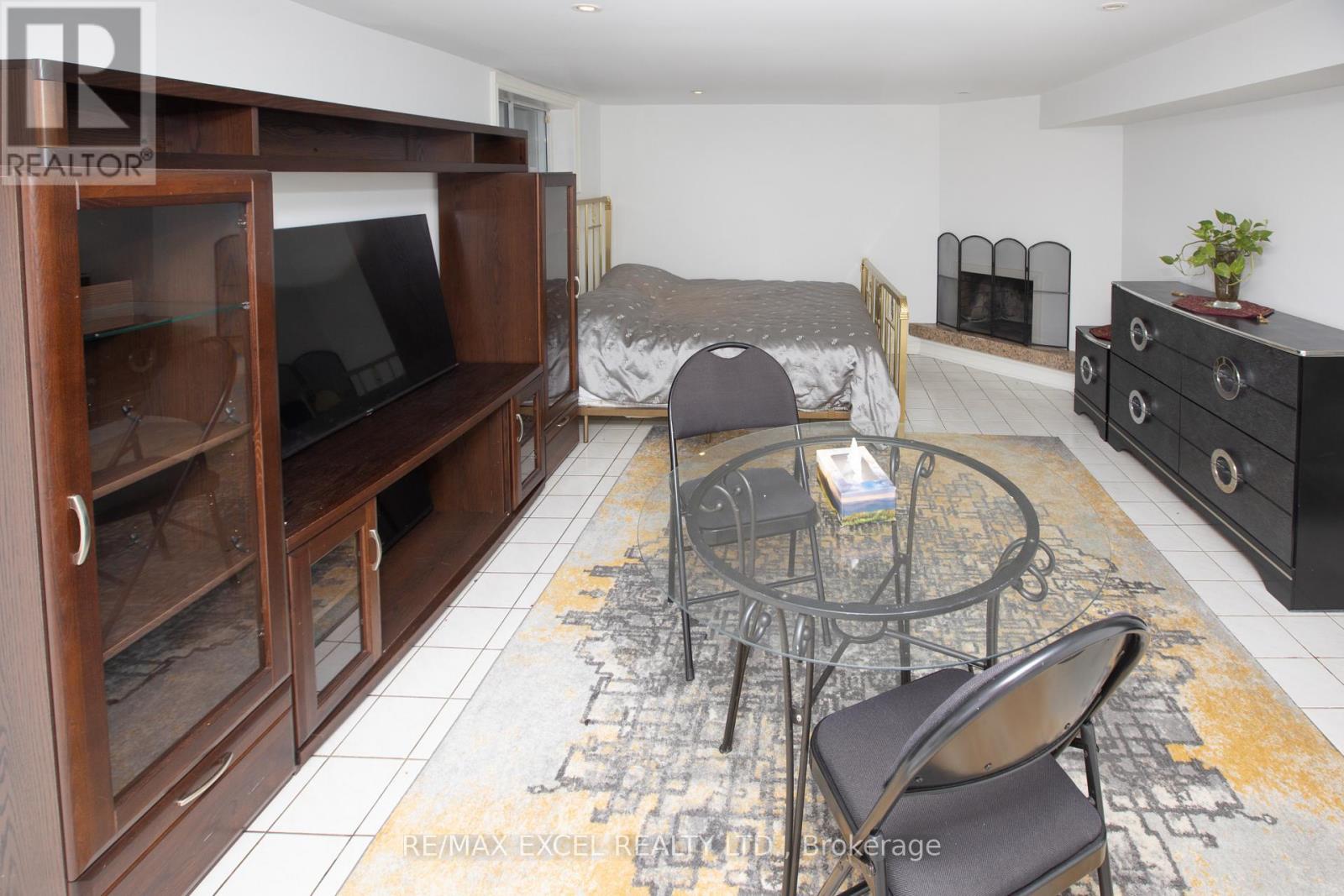 Bachlor-Basement - 387 Crosby Avenue, Richmond Hill, Ontario  L4C 2R8 - Photo 7 - N13803142