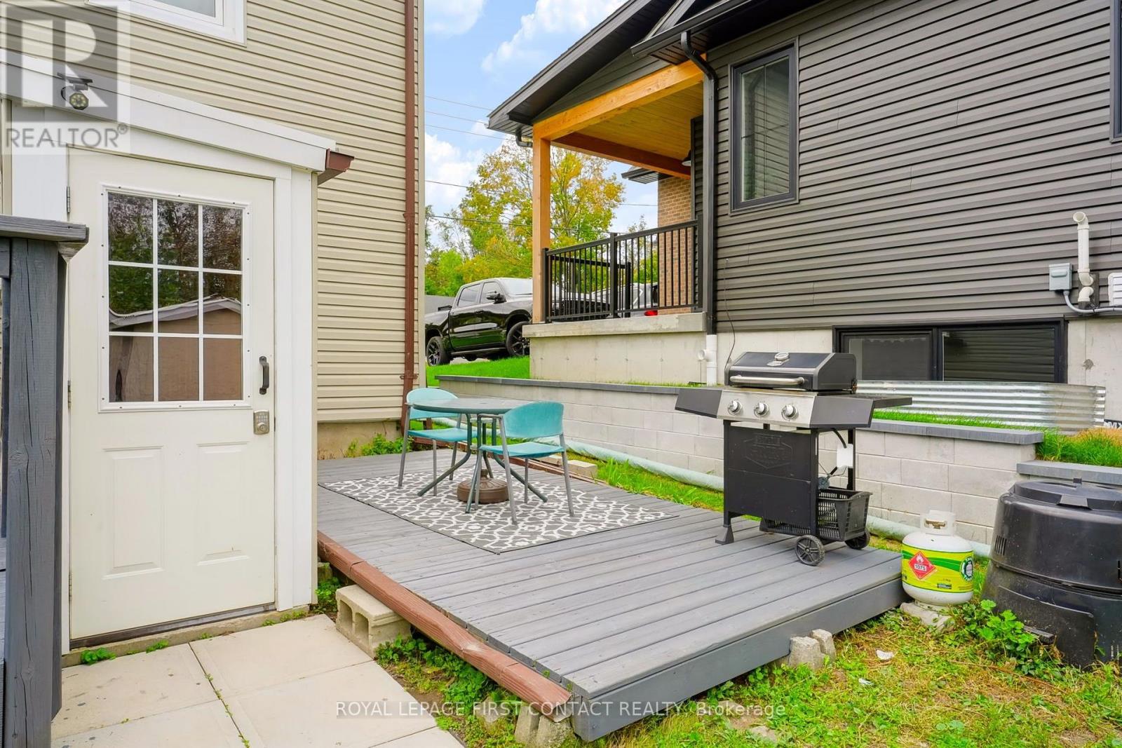 67 Vancouver Street, Barrie (Codrington), Ontario L4M 4M2 - Photo 5 - S13803100