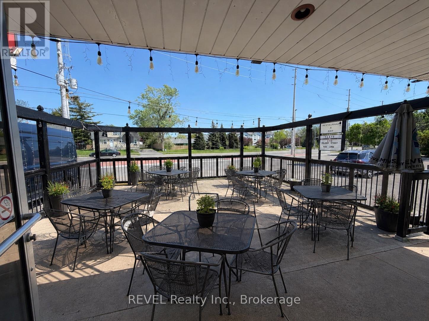 547-549 Ontario Street, St. Catharines, Ontario  L2N 4N4 - Photo 3 - X13513834