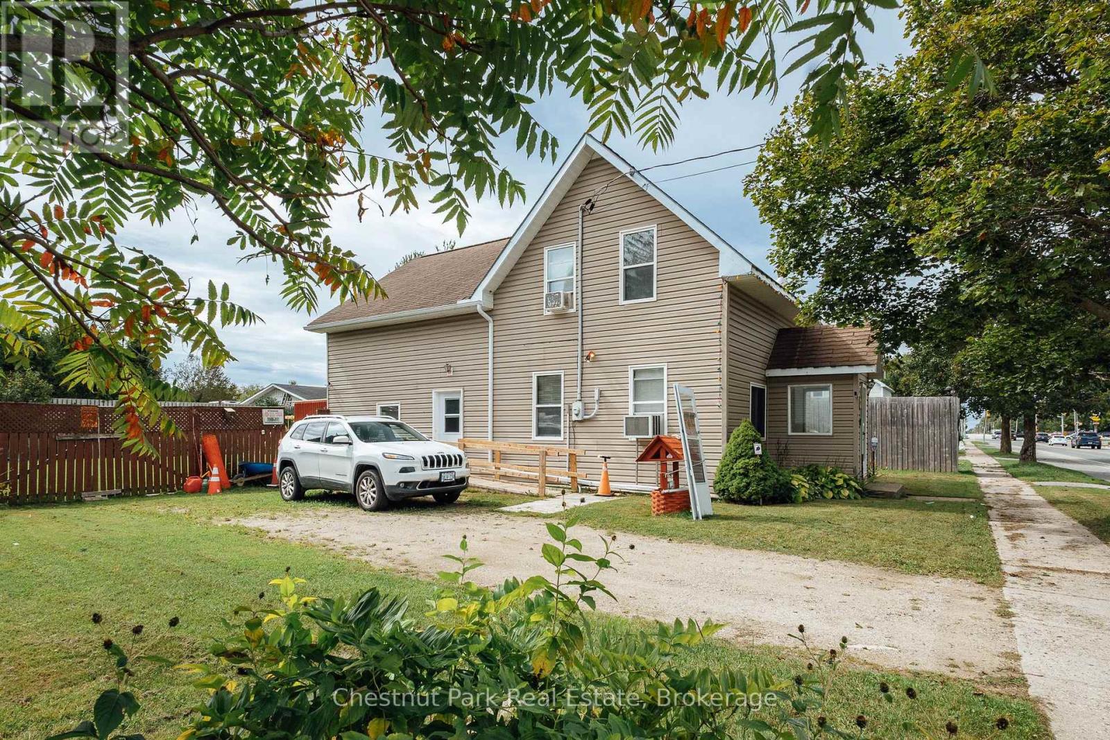 49 Queen Street E, South Bruce Peninsula, Ontario  N0H 1P0 - Photo 3 - X13803132