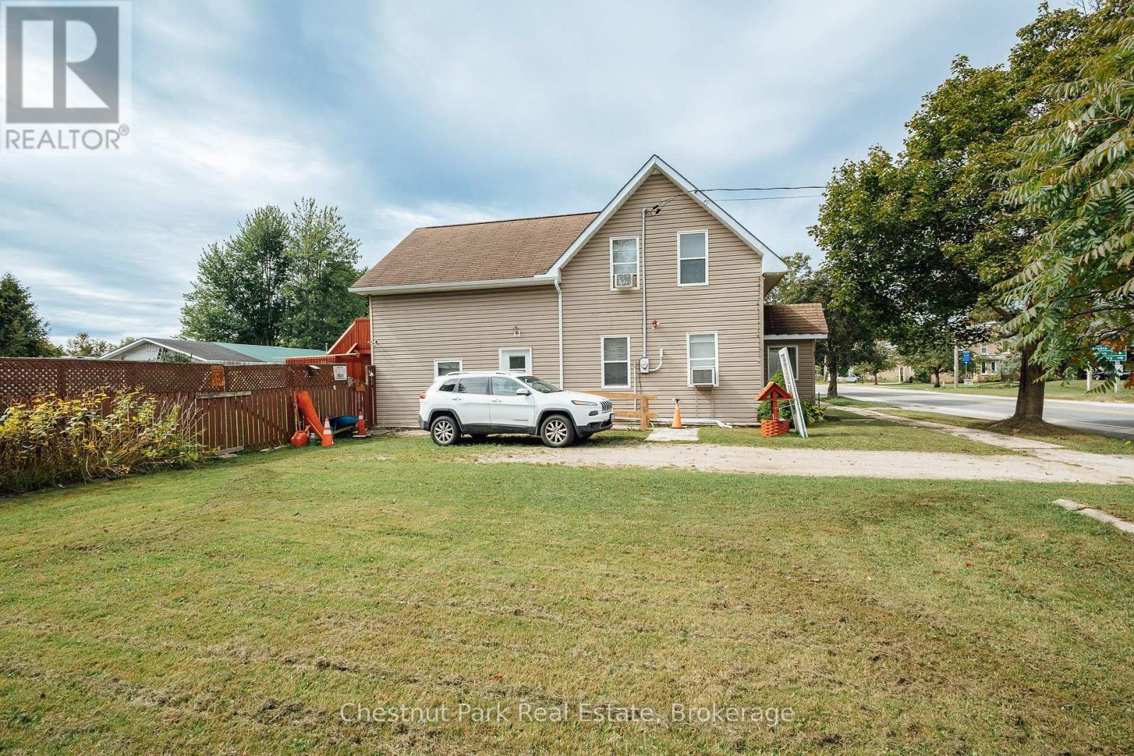 49 Queen Street E, South Bruce Peninsula, Ontario  N0H 1P0 - Photo 4 - X13803132