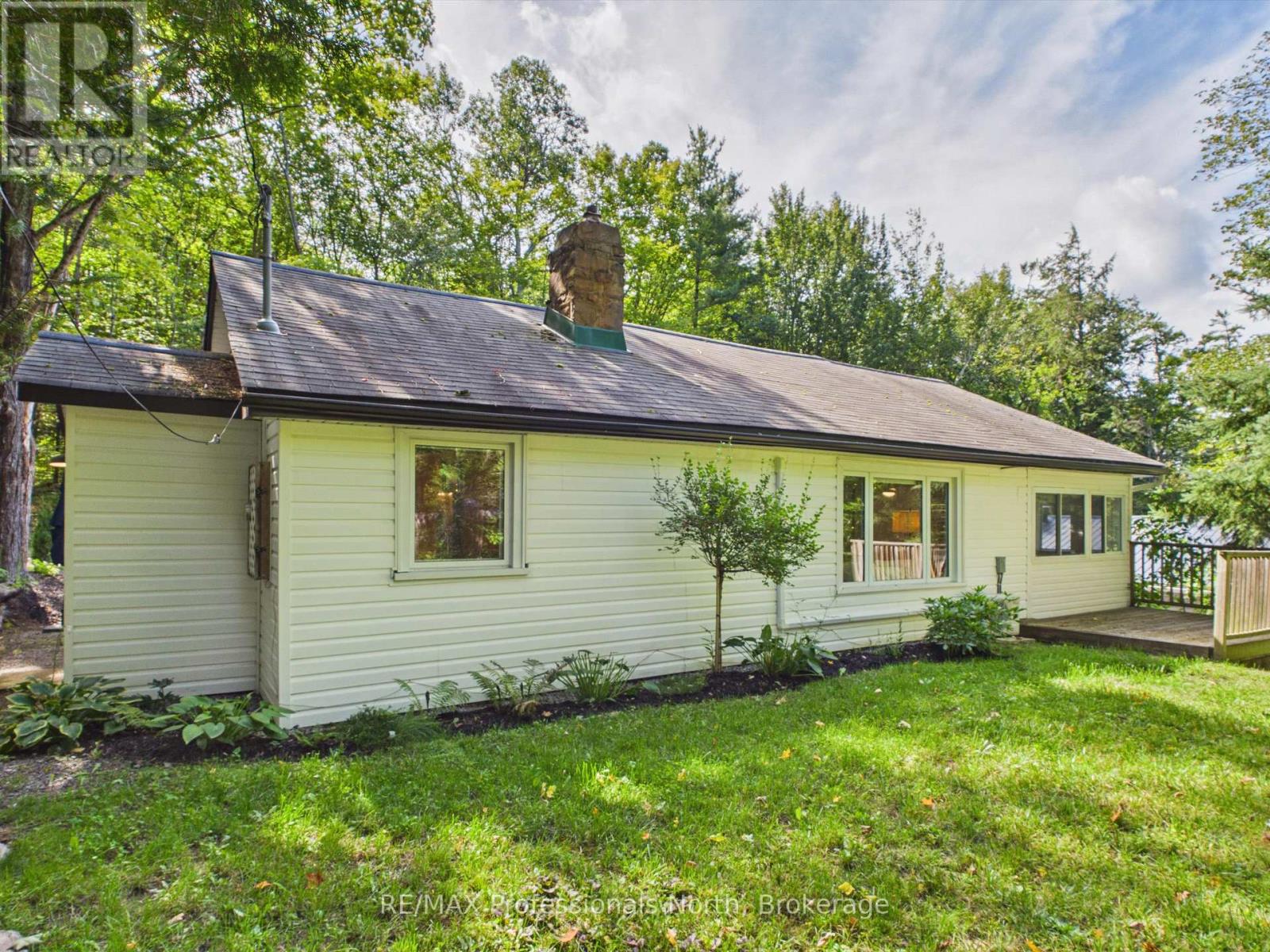 1037 Strawberry Bay Road, Bracebridge, Ontario  P1L 1X2 - Photo 3 - X13803134