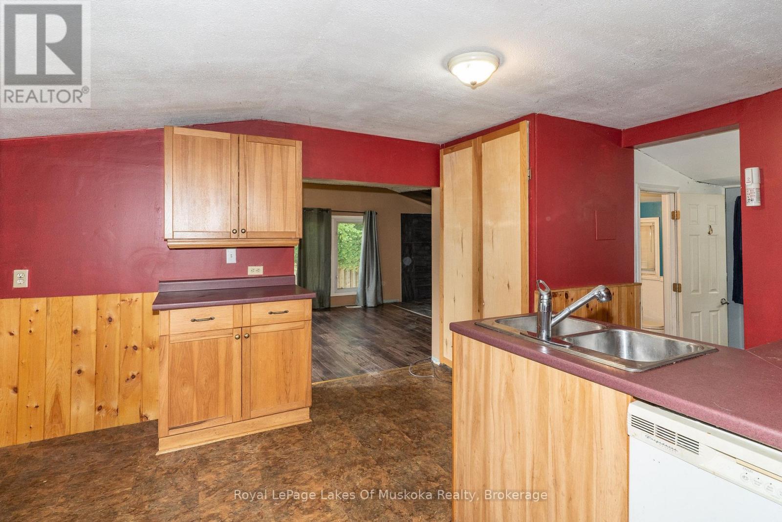 91 Beach Road, Huntsville, Ontario  P0B 1M0 - Photo 15 - X13803184