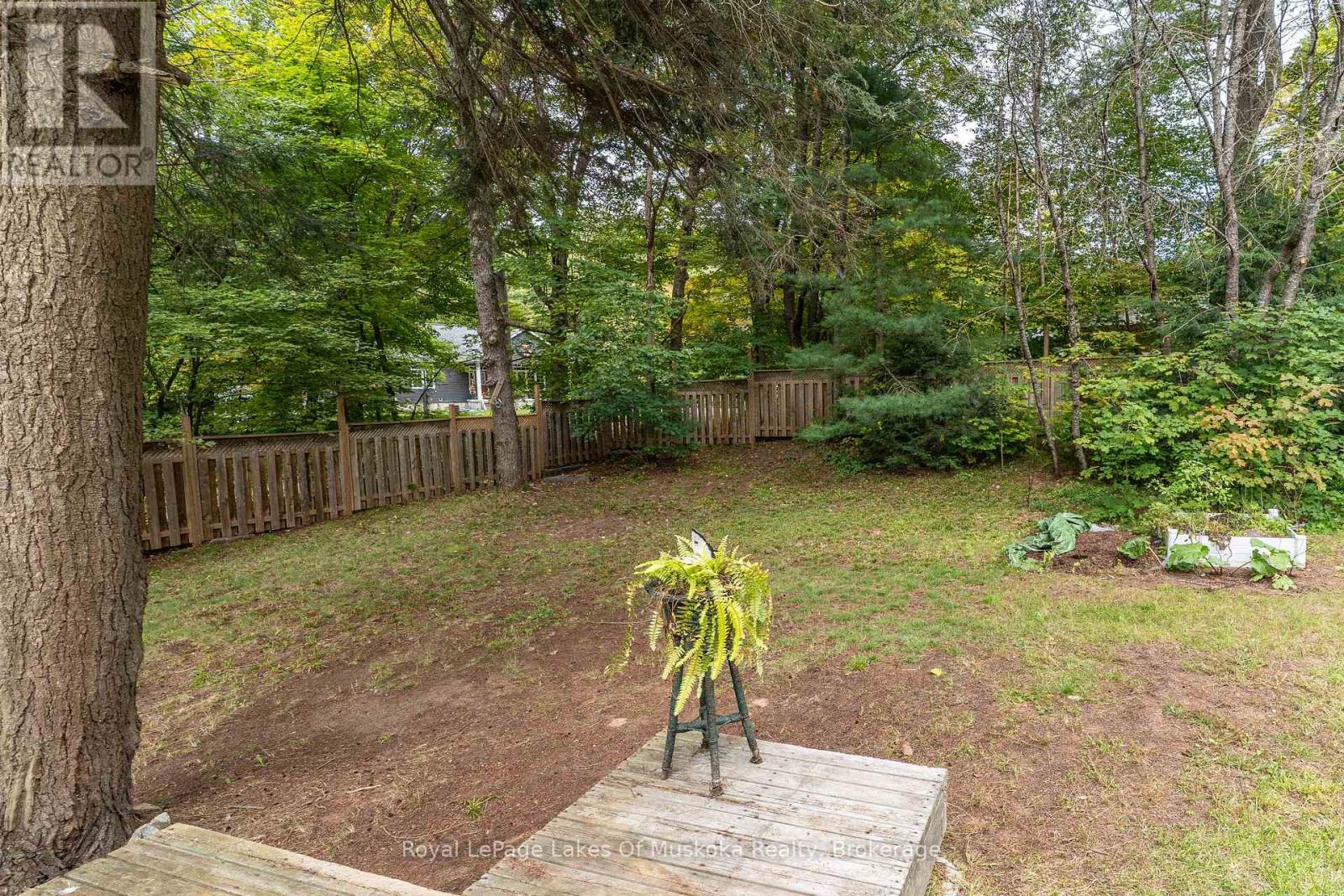 91 Beach Road, Huntsville, Ontario  P0B 1M0 - Photo 8 - X13803184