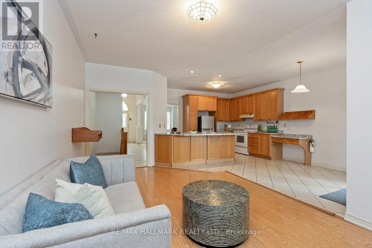 43 Kimberly Drive, Whitby, Ontario  L1M 1K5 - Photo 23 - E13800432