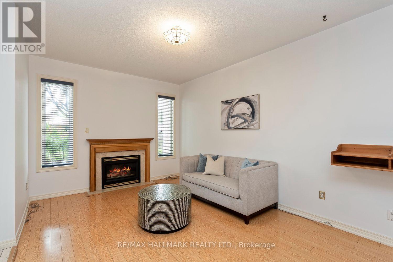 43 Kimberly Drive, Whitby, Ontario  L1M 1K5 - Photo 4 - E13800432