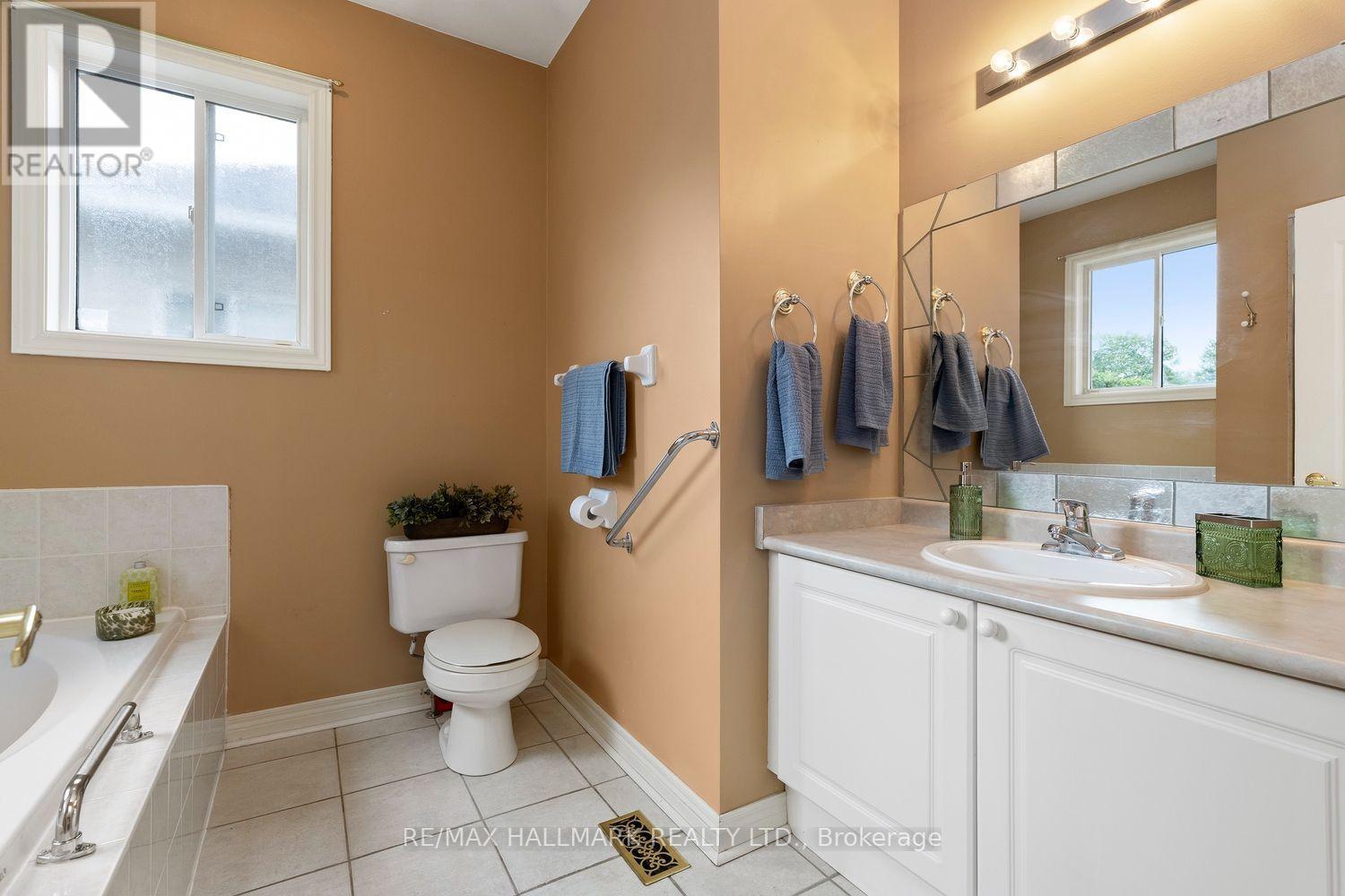 43 Kimberly Drive, Whitby, Ontario  L1M 1K5 - Photo 8 - E13800432