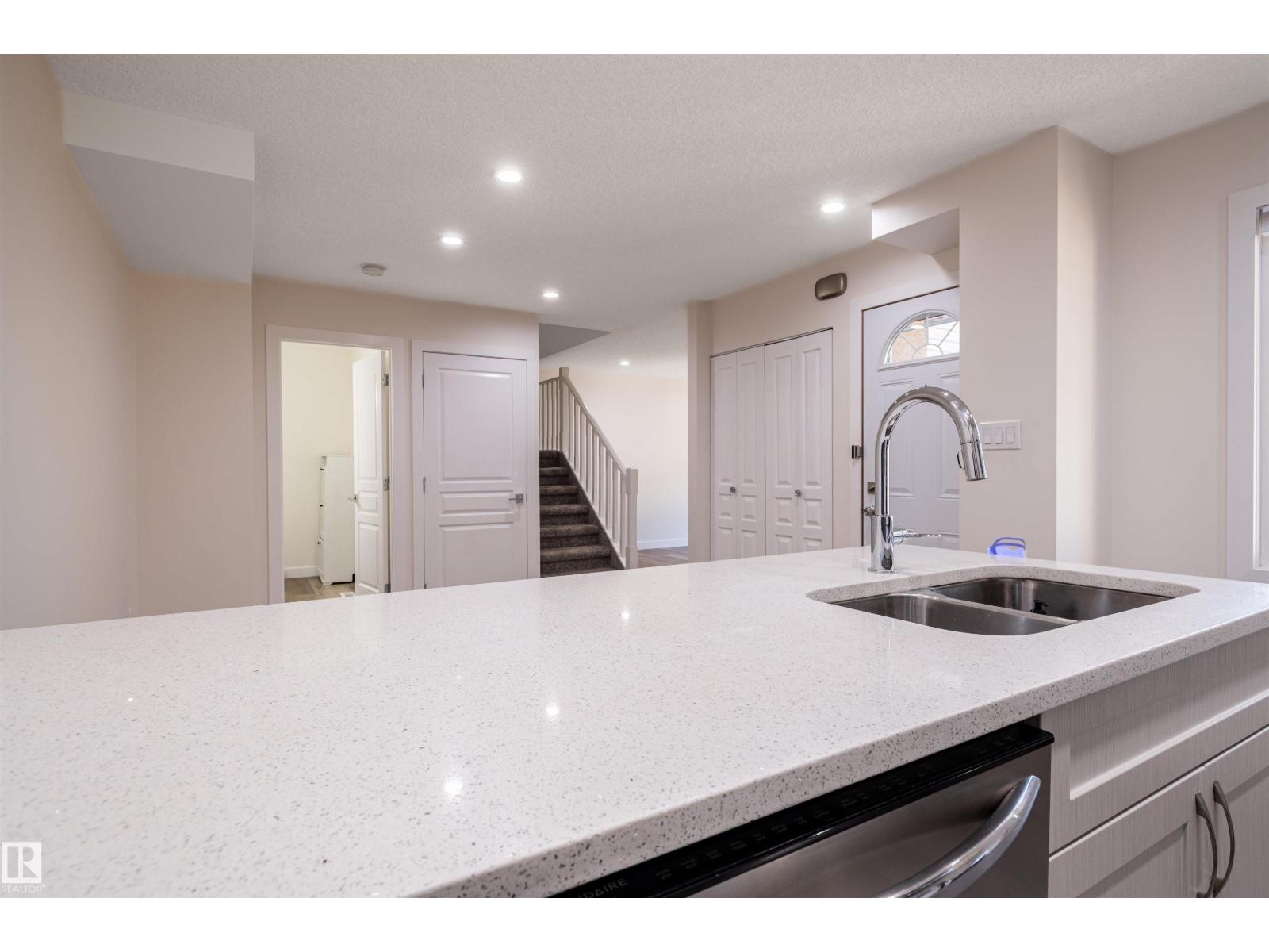 14815c Riverbend Rd NW NW, Edmonton, Alberta  T6H 5A9 - Photo 19 - E4509385