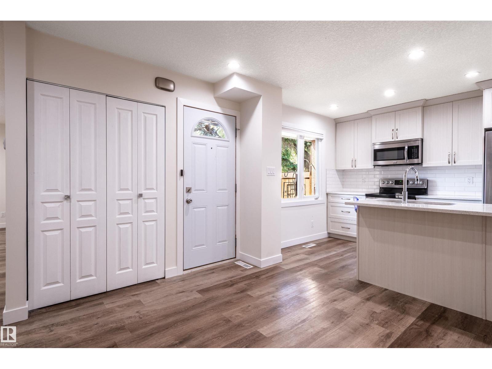 14815c Riverbend Rd NW NW, Edmonton, Alberta  T6H 5A9 - Photo 8 - E4509385