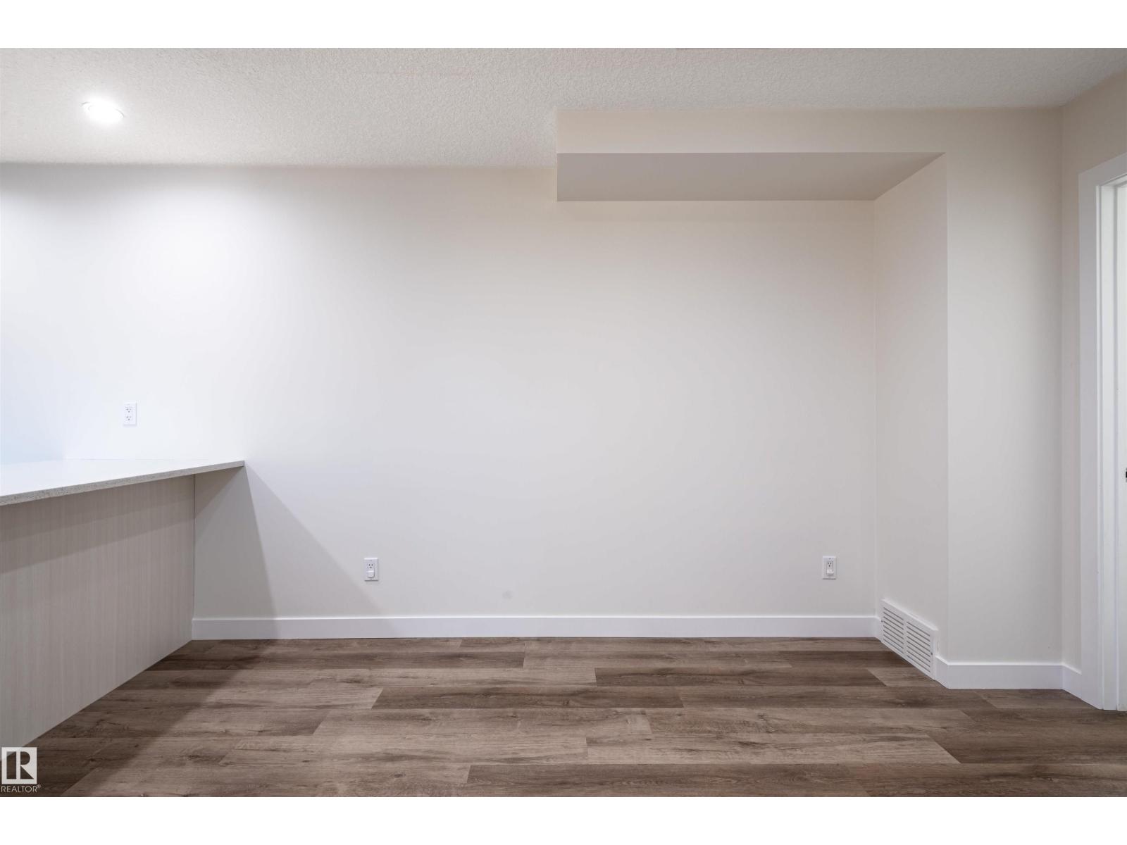 14815c Riverbend Rd NW NW, Edmonton, Alberta  T6H 5A9 - Photo 9 - E4509385