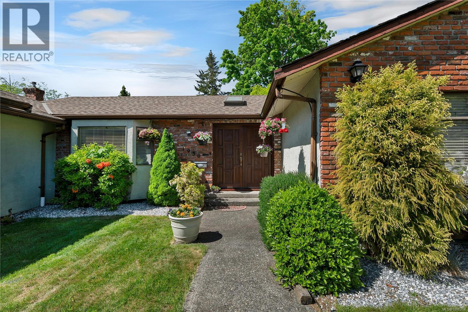 1930 Gillian Pl, Campbell River, British Columbia