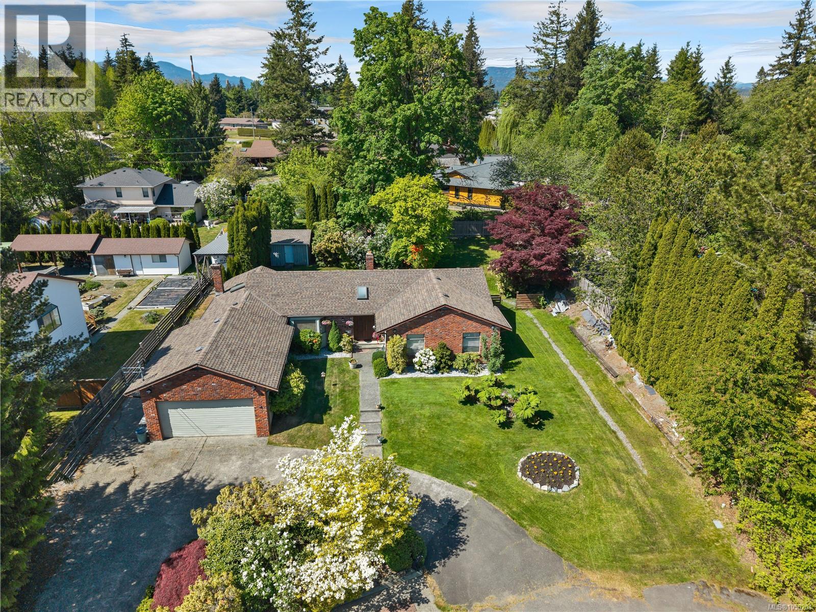 1930 Gillian Pl, Campbell River, British Columbia  V9W 6B6 - Photo 3 - 1050204