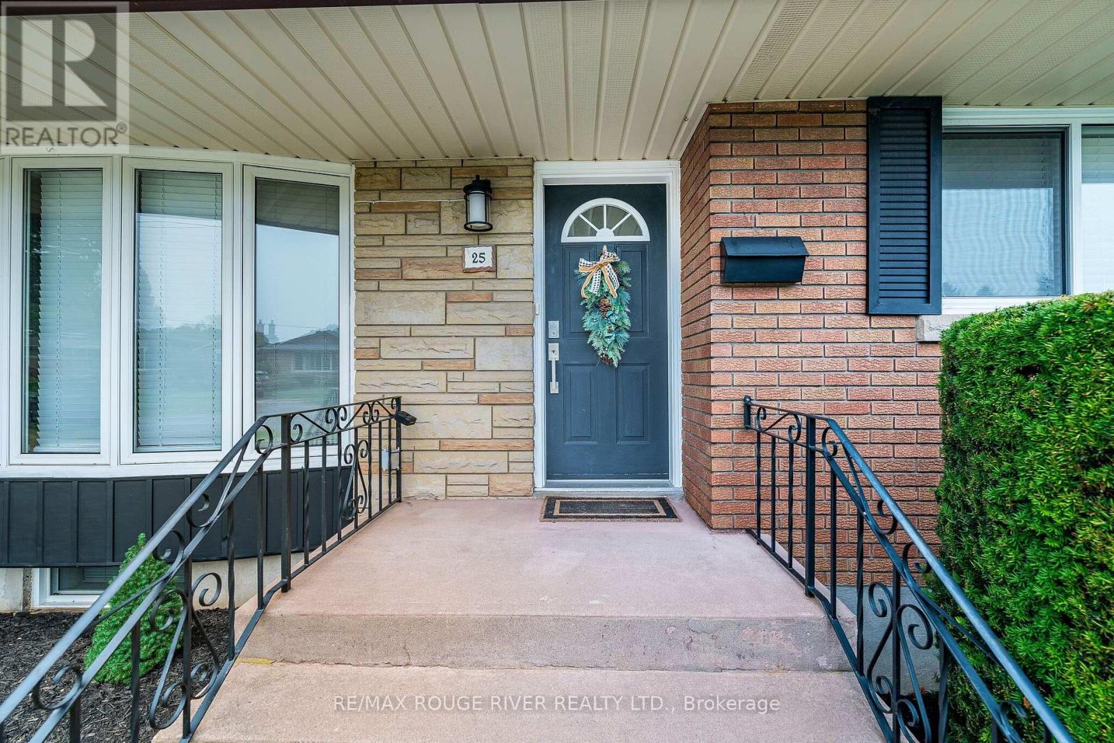 25 Clearview Heights, St. Catharines, Ontario  L2T 2W2 - Photo 5 - X13658856