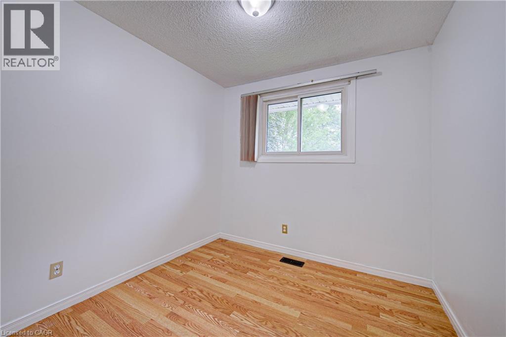 602 Highpoint Avenue, Waterloo, Ontario  N2L 4N1 - Photo 17 - 40864527